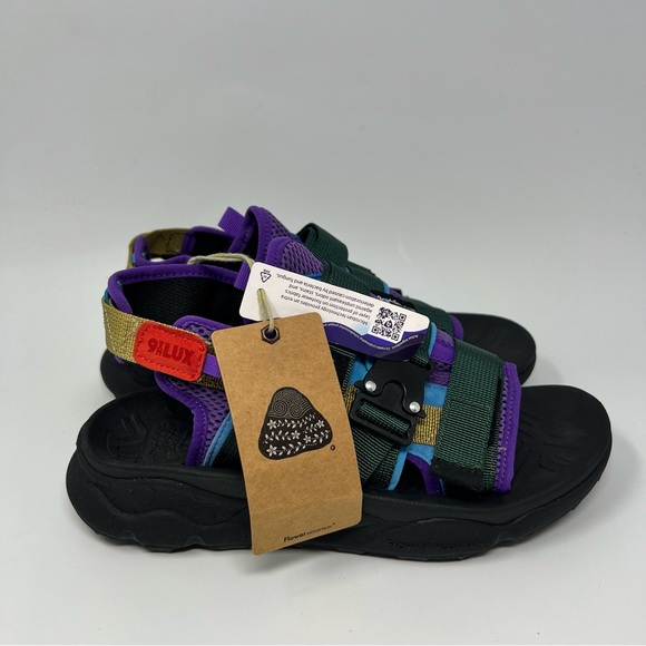 Flower Mountain Hiking Sandals - Picture 2 of 8